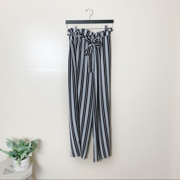 [Green Envelope] Black & White Striped High Waist Wide Leg Pants - Picture 1 of 7